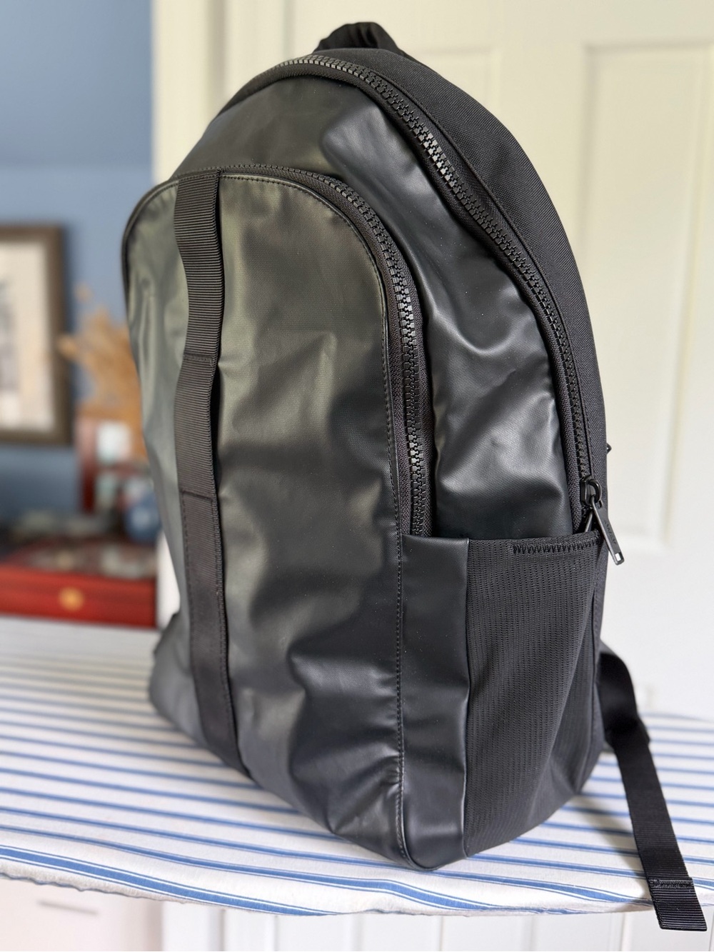 Brand New AWAY Active Backpack  with Travel Sleeve and Tech Organization - Picture 3 of 11